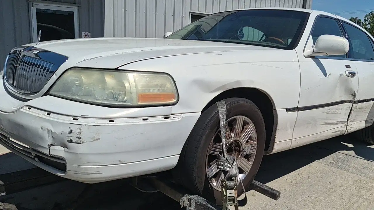 Photo of 2003 Lincoln Town Car