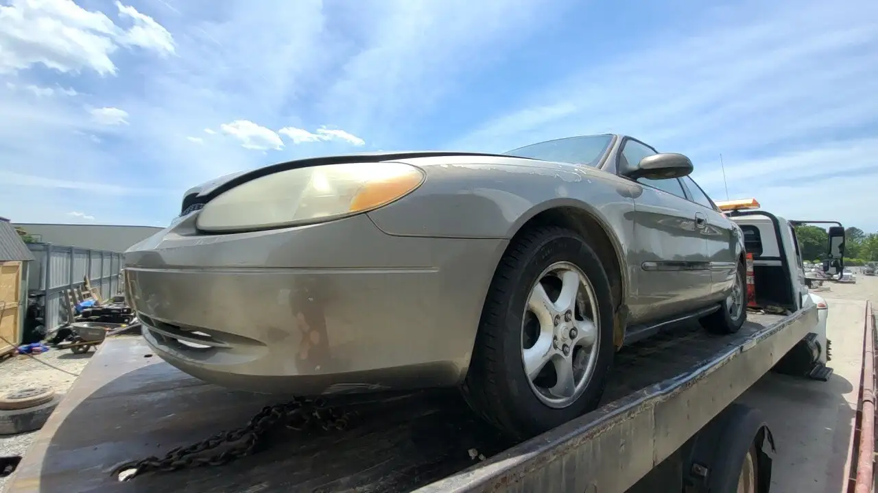 Photo of 2002 Ford Taurus