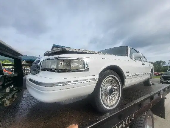 Photo of 1997 Lincoln Town Car