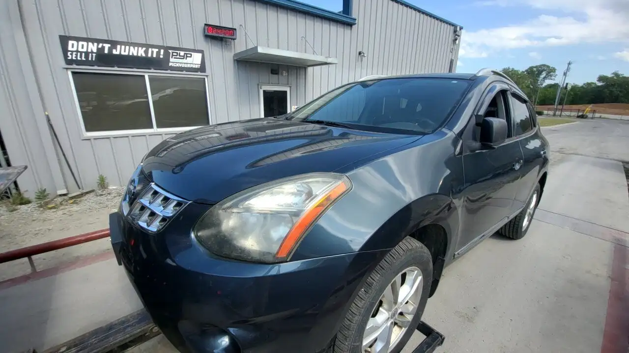 Photo of 2015 Nissan Rogue Select