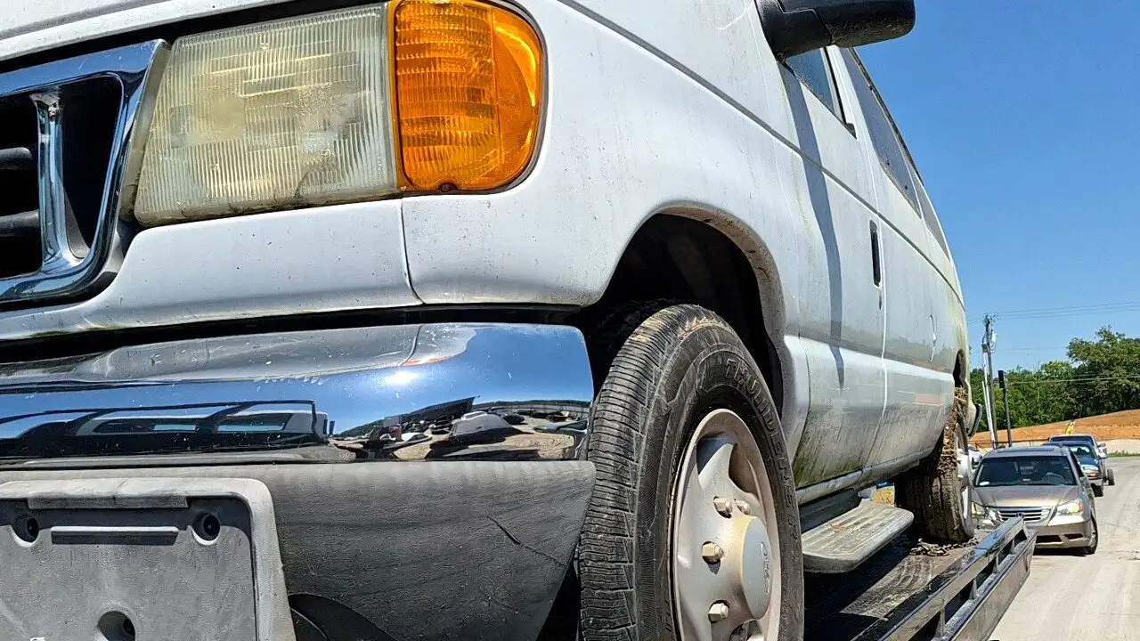 Photo of 2007 Ford E-350 Super Duty