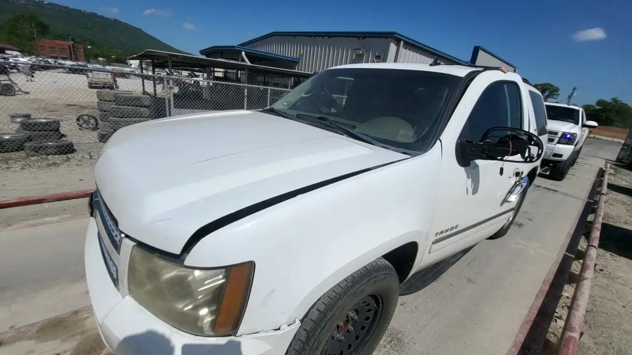 Photo of 2011 Chevrolet Tahoe