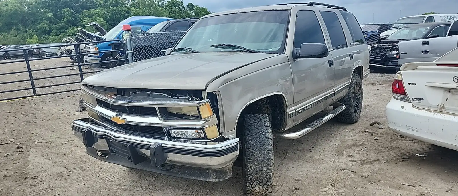 Photo of 1999 Chevrolet Tahoe