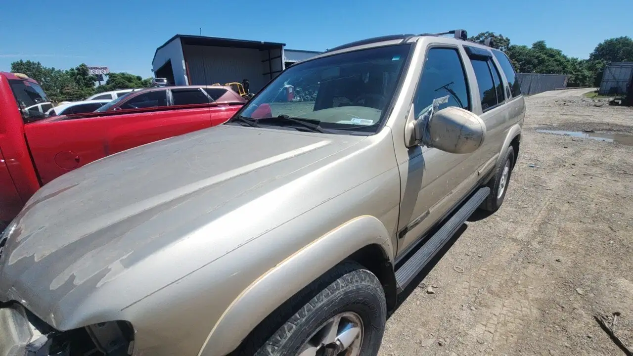 Photo of 2001 Nissan Pathfinder