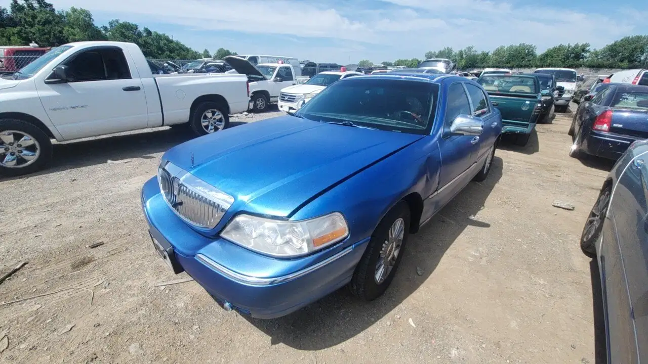Photo of 2006 Lincoln Town Car