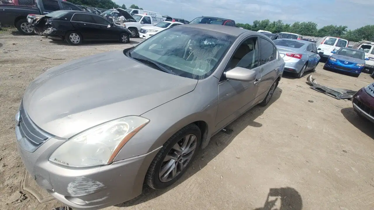 Photo of 2011 Nissan Altima