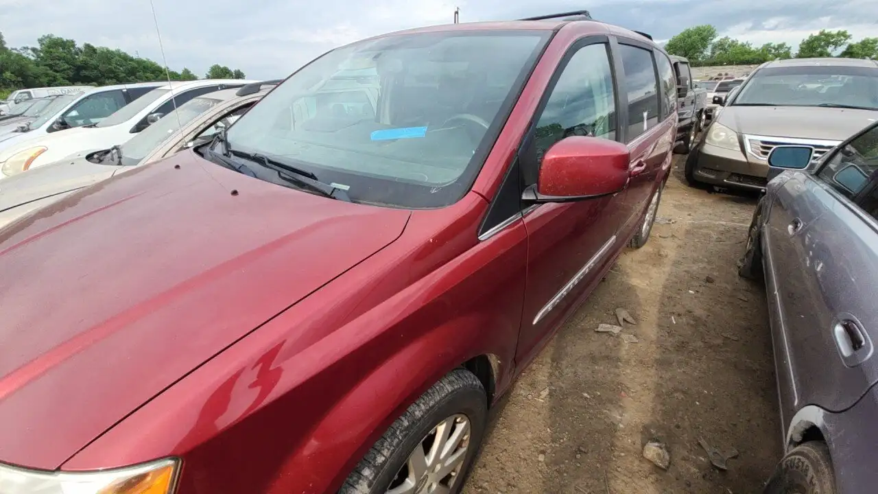 Photo of 2013 Chrysler Town & Country