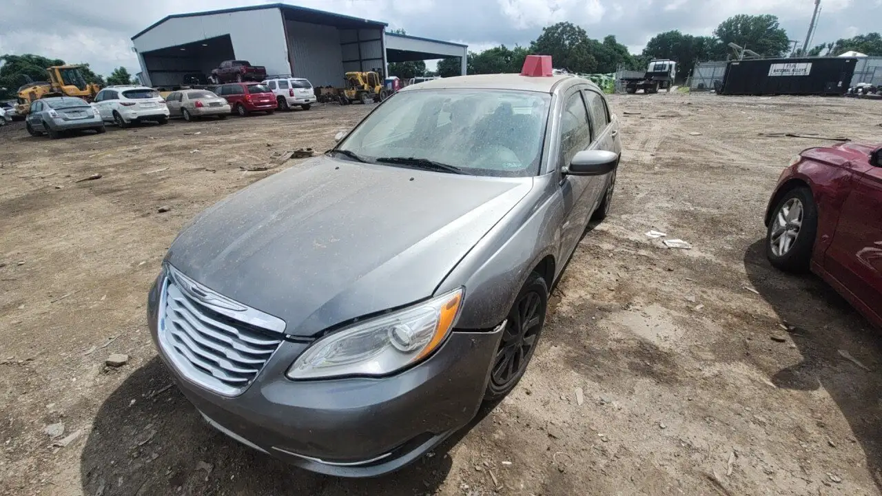 Photo of 2013 Chrysler 200