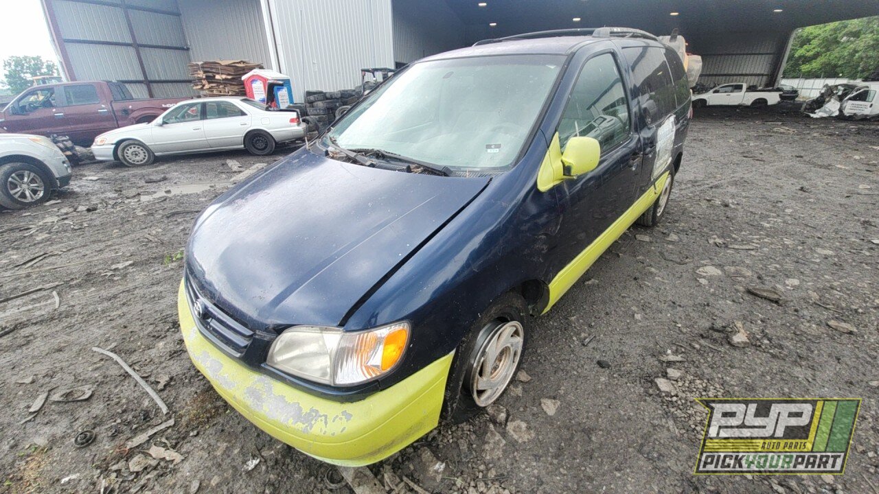 Photo of 2003 Toyota Sienna