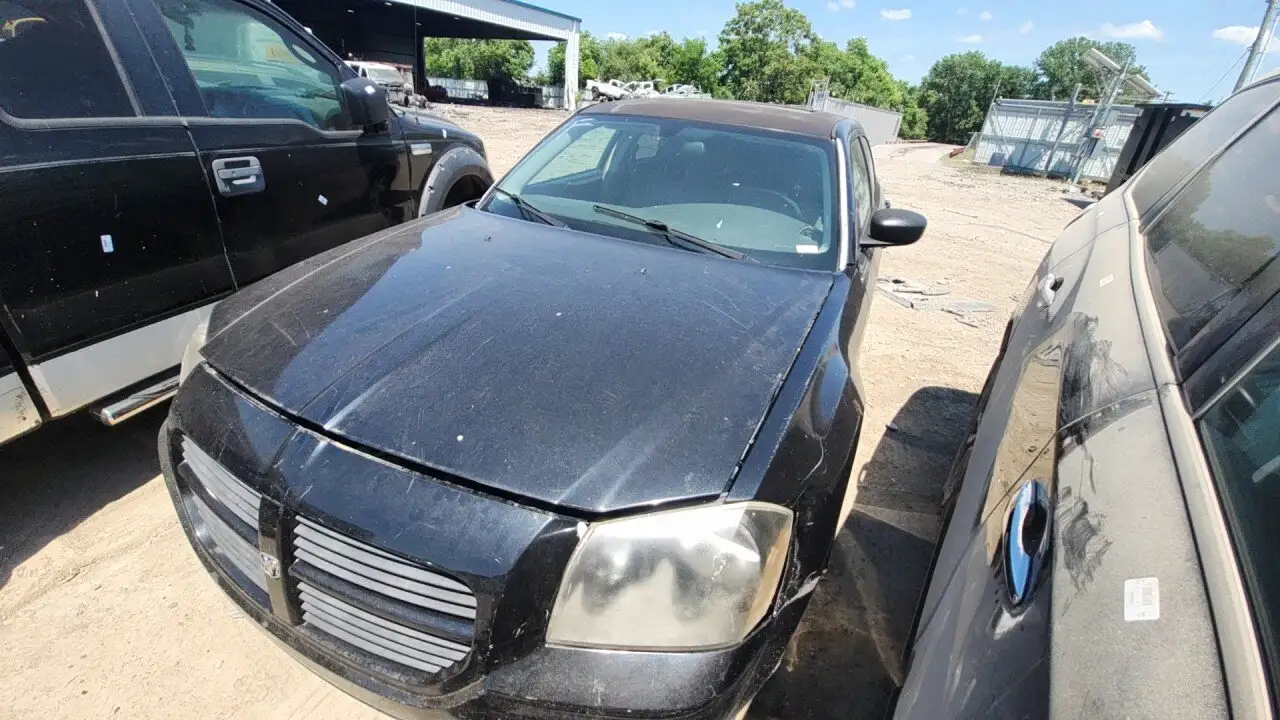 Photo of 2005 Dodge Magnum