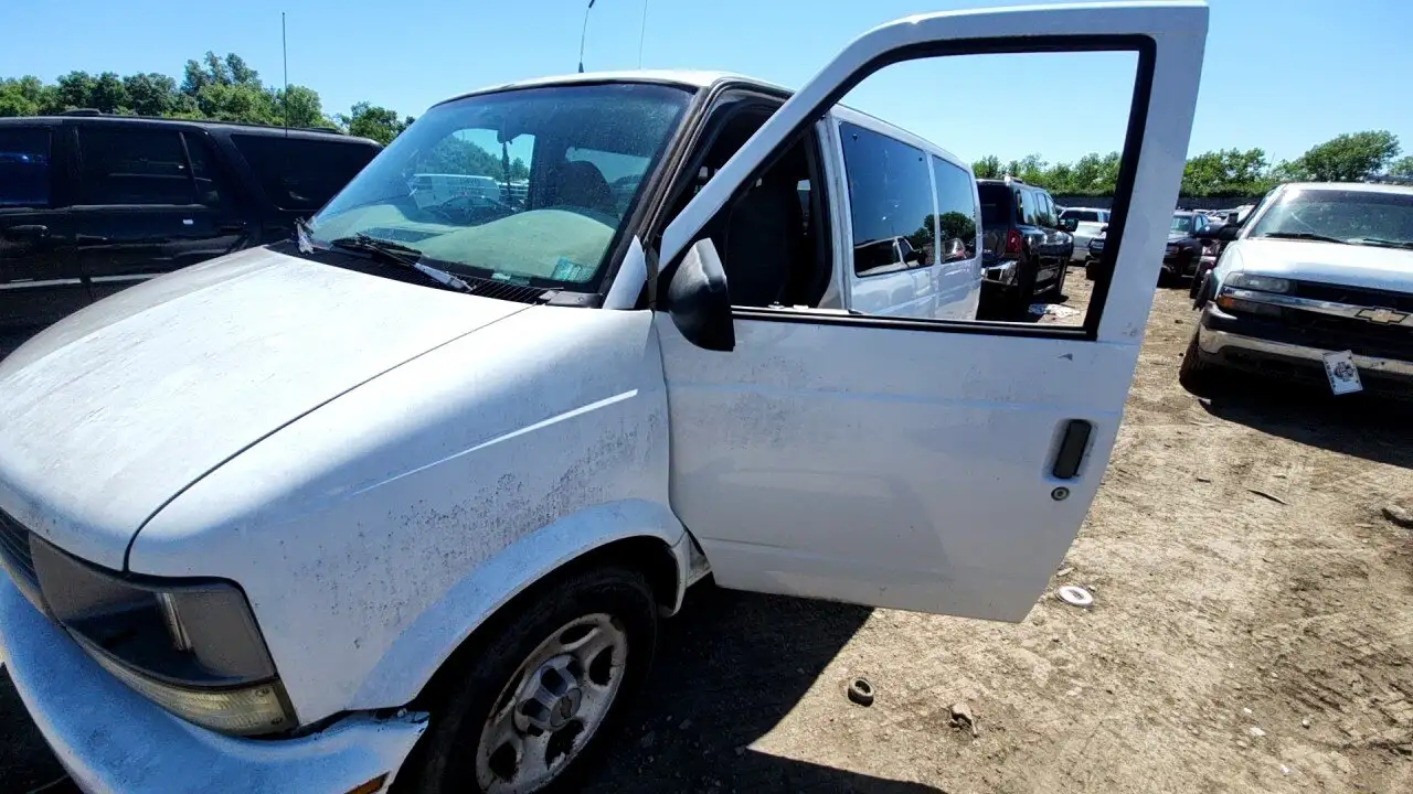 Photo of 2005 Chevrolet Astro