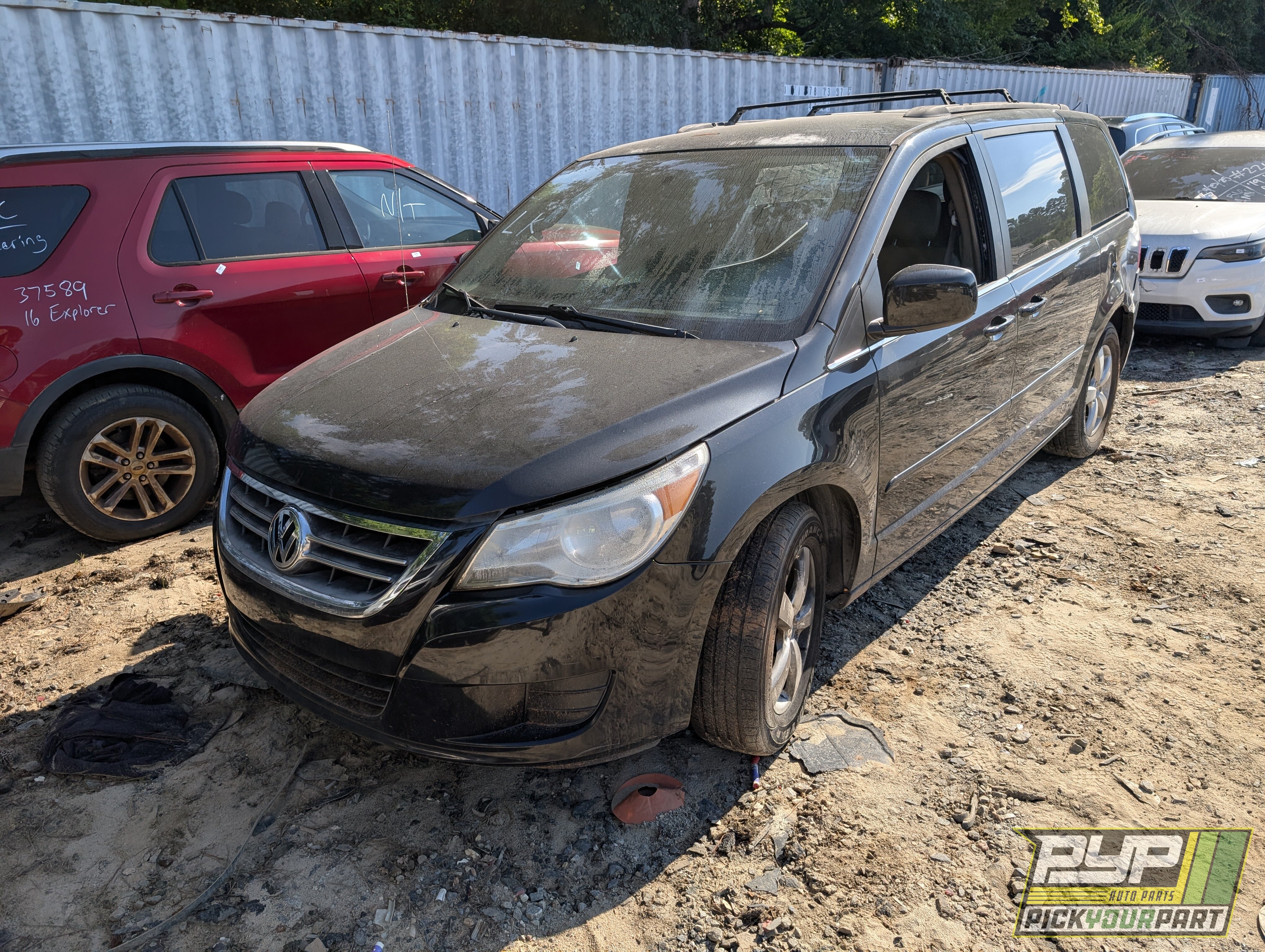Photo of 2011 Volkswagen Routan