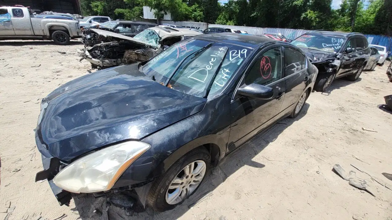 Photo of 2011 Nissan Altima
