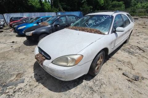 Photo of 2003 Ford Taurus