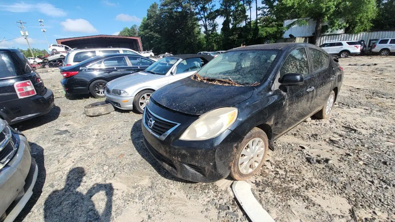 Photo of 2012 Nissan Versa