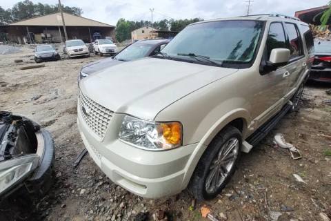 Photo of 2005 Ford Expedition