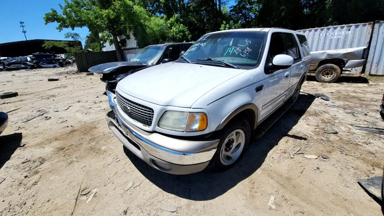 Photo of 2002 Ford Expedition