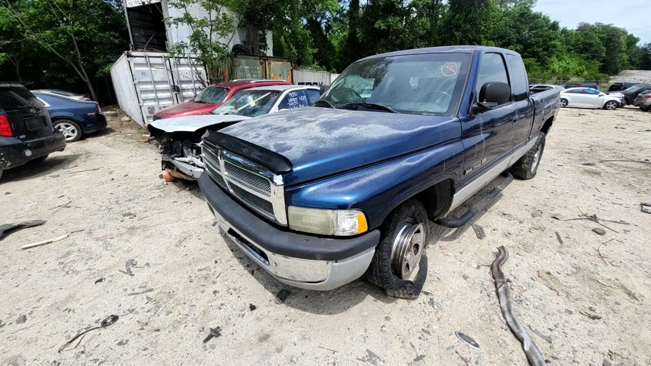 Photo of 2001 Dodge Ram 1500