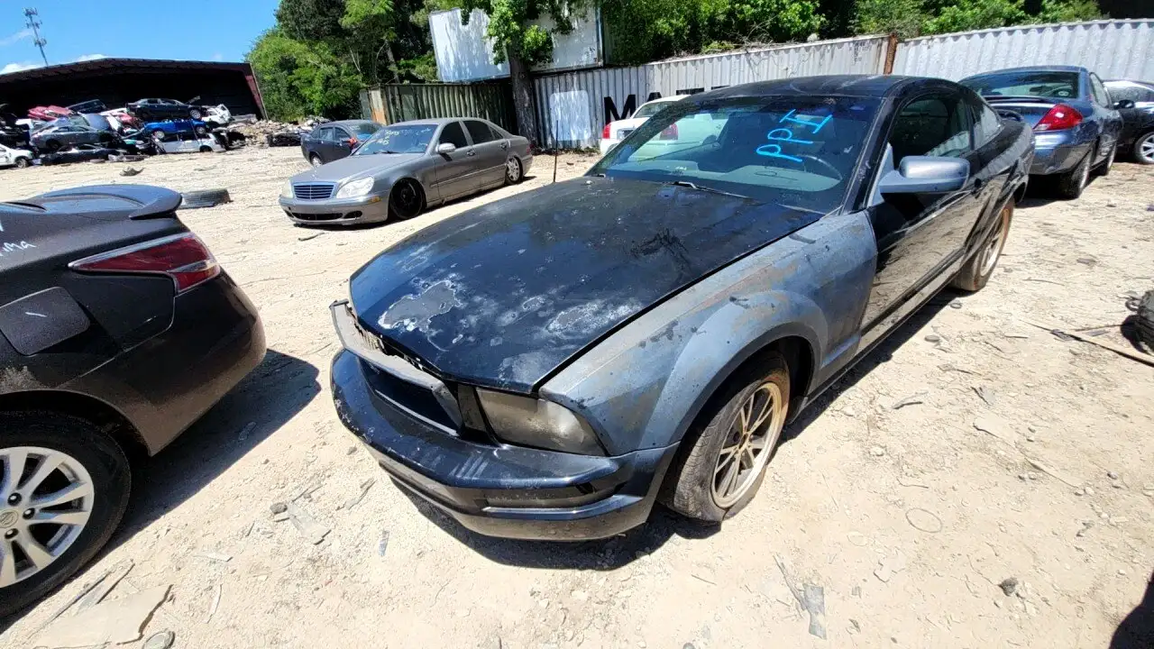 Photo of 2005 Ford Mustang
