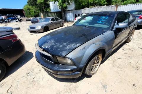 Photo of 2005 Ford Mustang