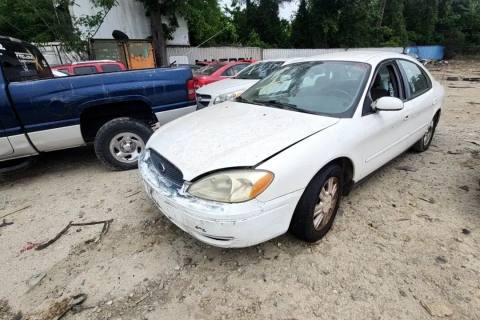 Photo of 2005 Ford Taurus