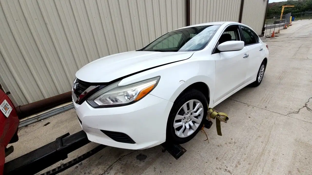 Photo of 2016 Nissan Altima