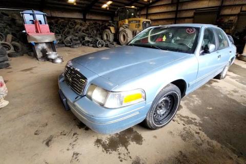 Photo of 2002 Ford Crown Victoria