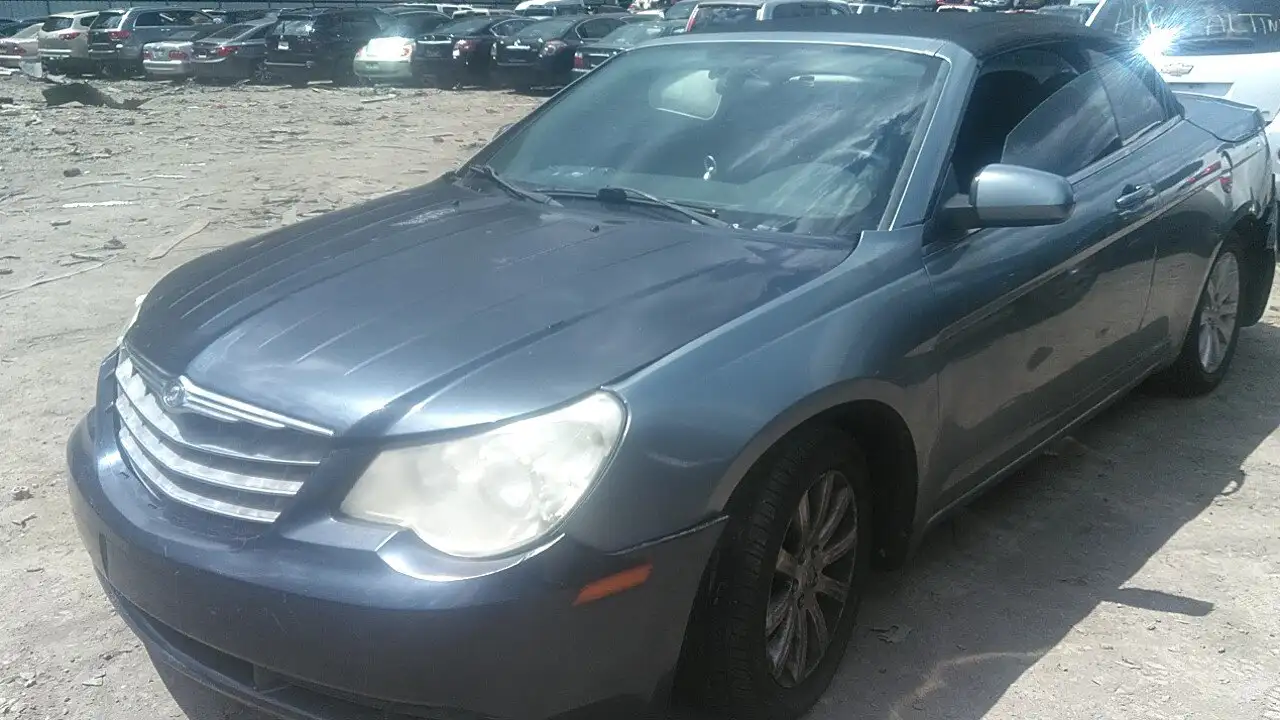 Photo of 2010 Chrysler Sebring