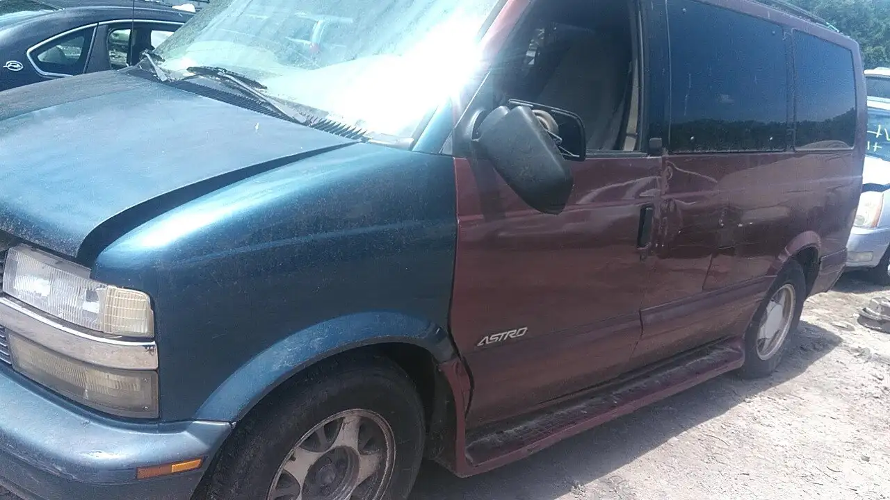Photo of 2000 Chevrolet Astro