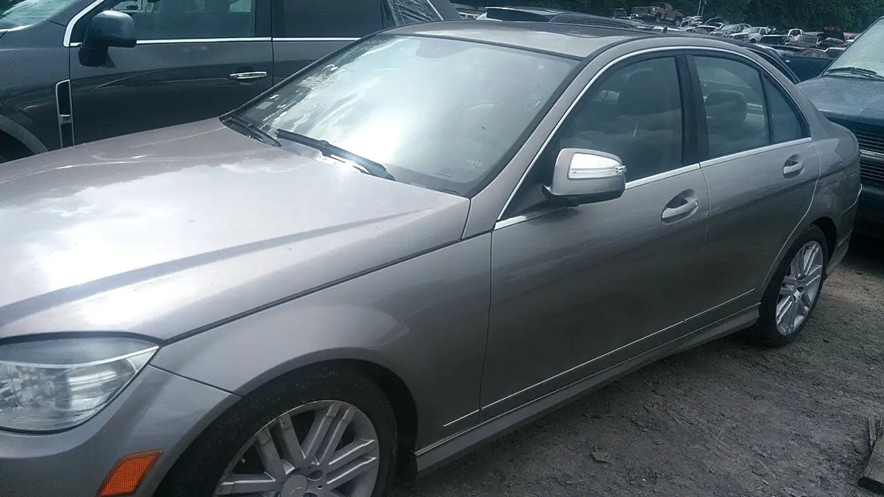 Photo of 2009 Mercedes-Benz C300