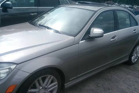 Photo of 2009 Mercedes-Benz C300
