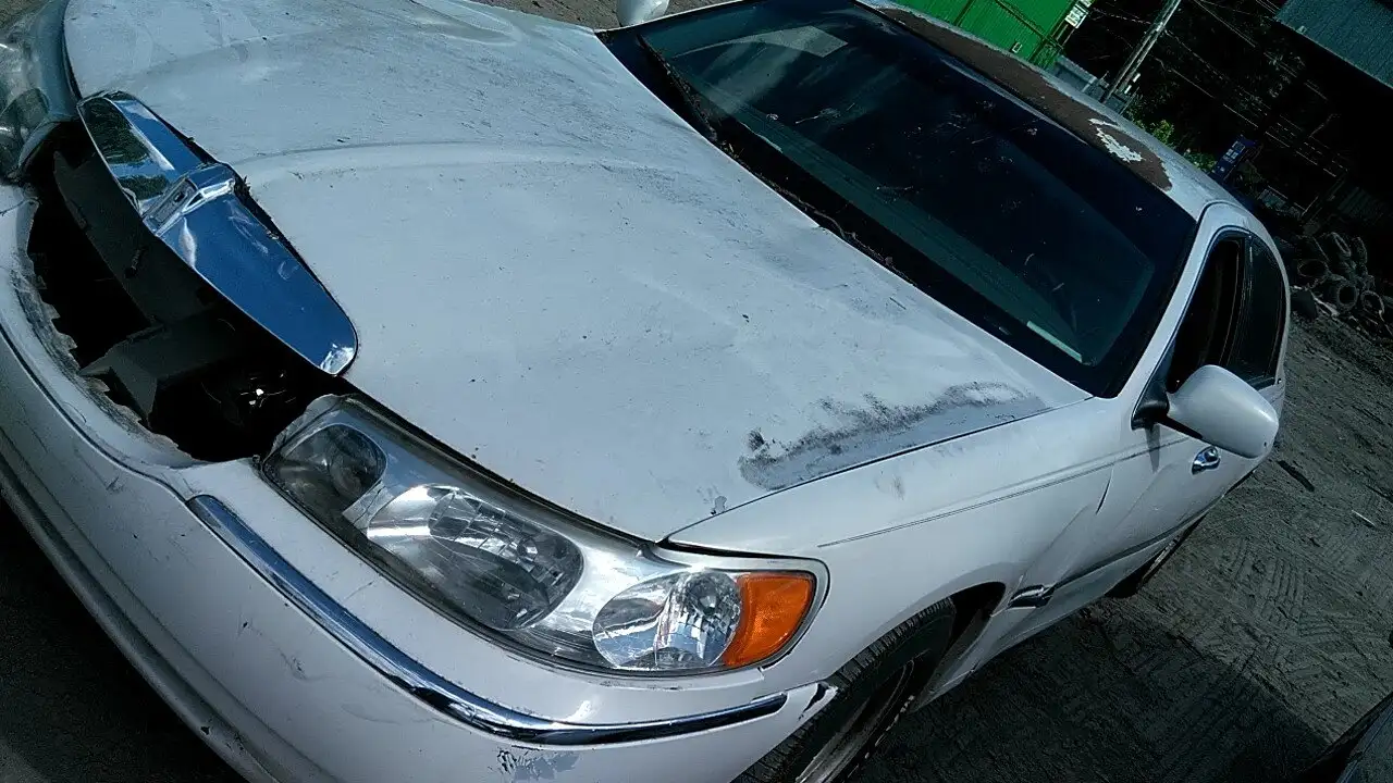 Photo of 2001 Lincoln Town Car