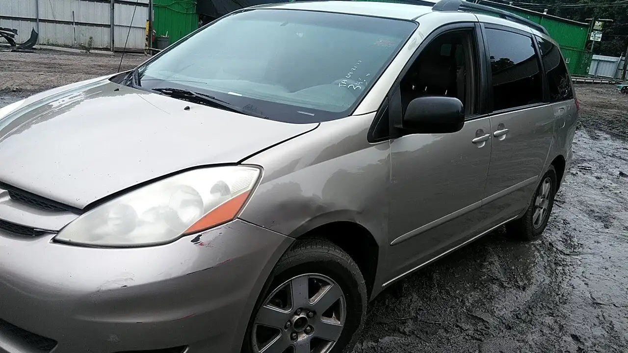 Photo of 2009 Toyota Sienna