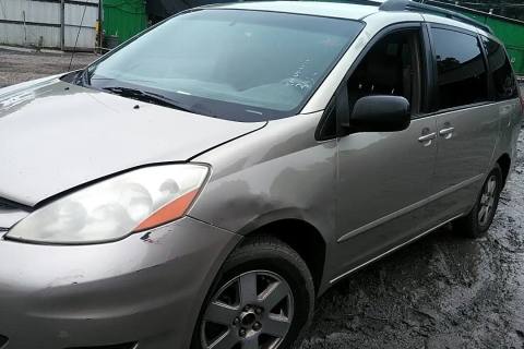 Photo of 2009 Toyota Sienna