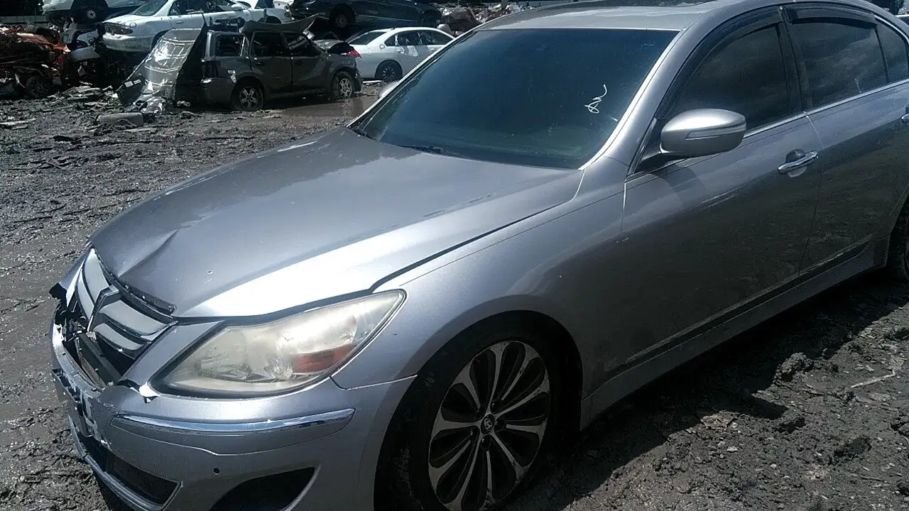 Photo of 2013 Hyundai Genesis