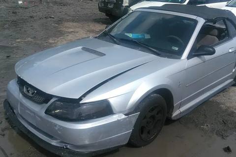 Photo of 2000 Ford Mustang