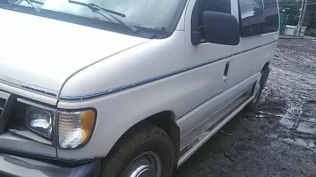 Photo of 1992 Ford E-350 Econoline Club Wagon
