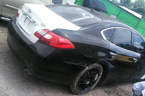 Photo of 2011 Infiniti M56