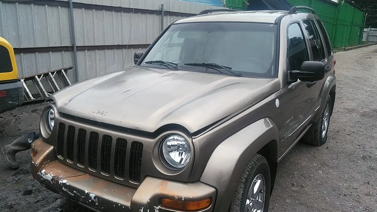 Photo of 2003 Jeep Liberty