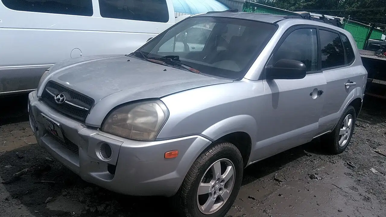 Photo of 2005 Hyundai Tucson