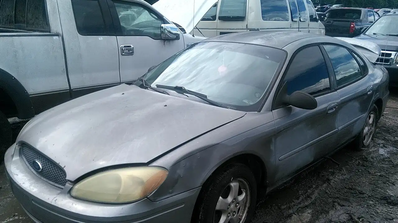Photo of 2006 Ford Taurus