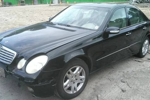Photo of 2005 Mercedes-Benz E320