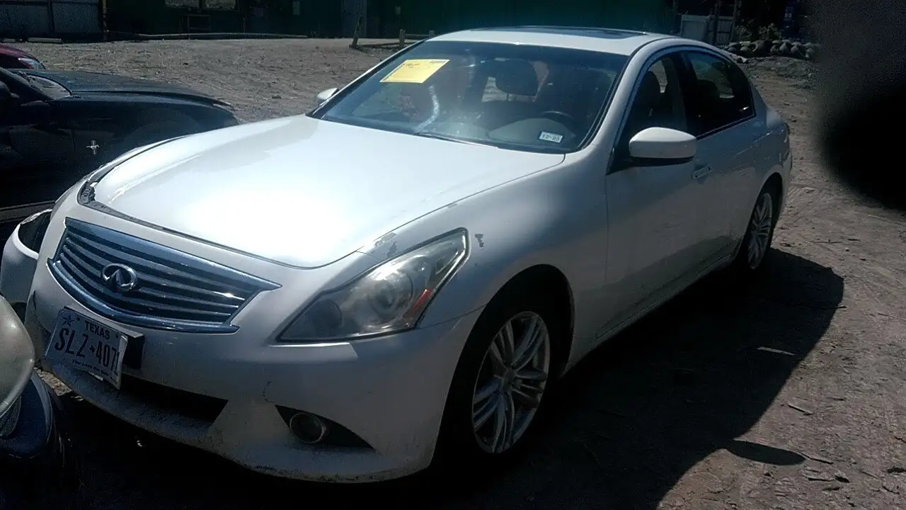 Photo of 2011 Infiniti G25