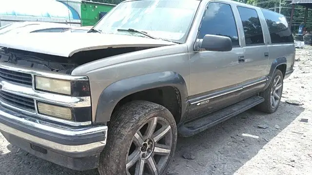 Photo of 1999 Chevrolet K1500 Suburban