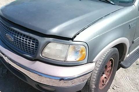 Photo of 1999 Ford Expedition