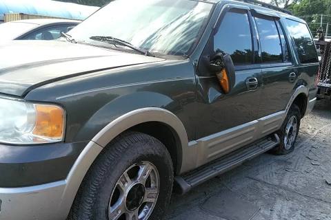 Photo of 2005 Ford Expedition