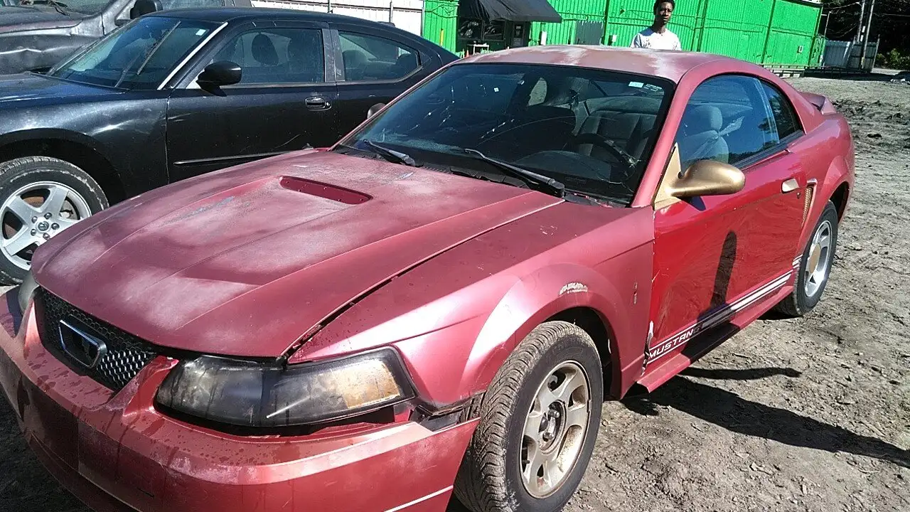Photo of 2000 Ford Mustang