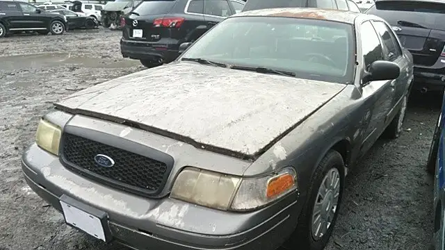 Photo of 2006 Ford Crown Victoria