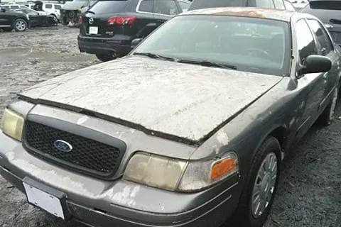 Photo of 2006 Ford Crown Victoria