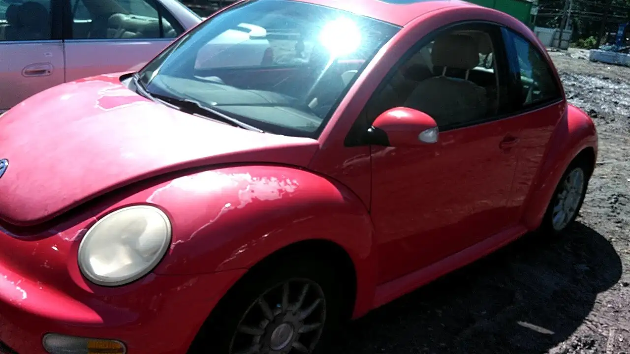 Photo of 2004 Volkswagen Beetle